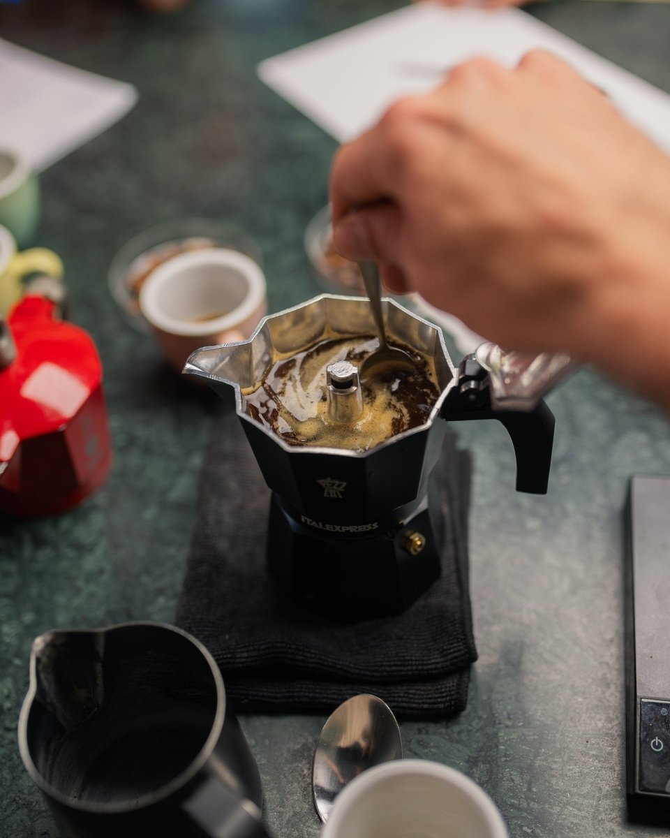 Taller básico de Latteart en casa. Consigue un capuccino perfecto con la prensa francesa y la moka - Artisancoffee